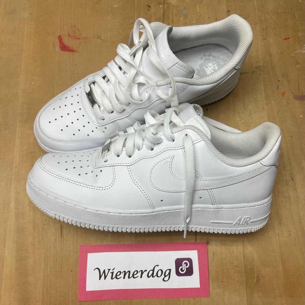 Like New Nike Air Force One 1 White - size 9 Mens
